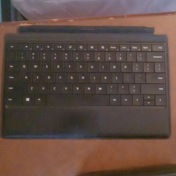 Surface window rt 32 gb and it is black - Picture 2 of 3